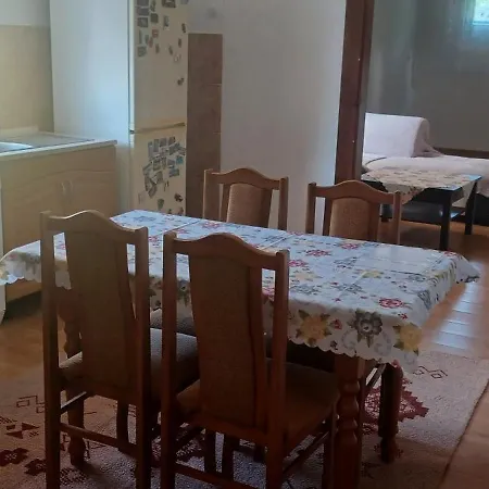 Semesterbostad Dovolenkovy Dom Sirava